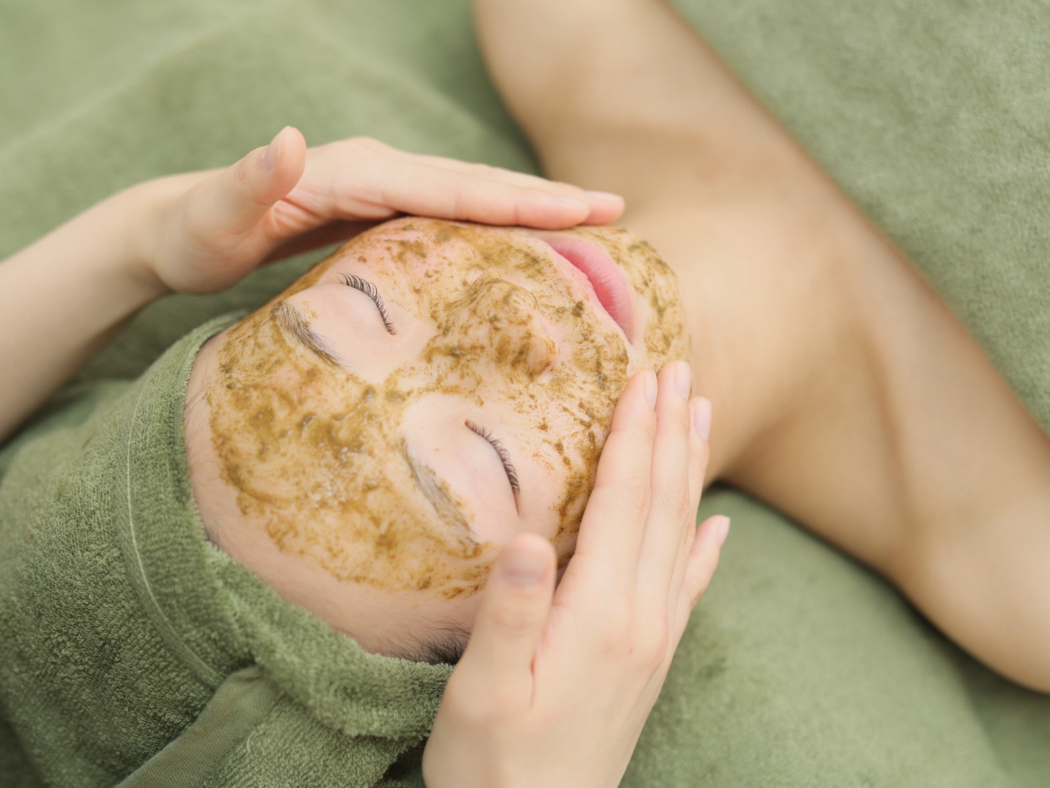 ハーブピーリング施術